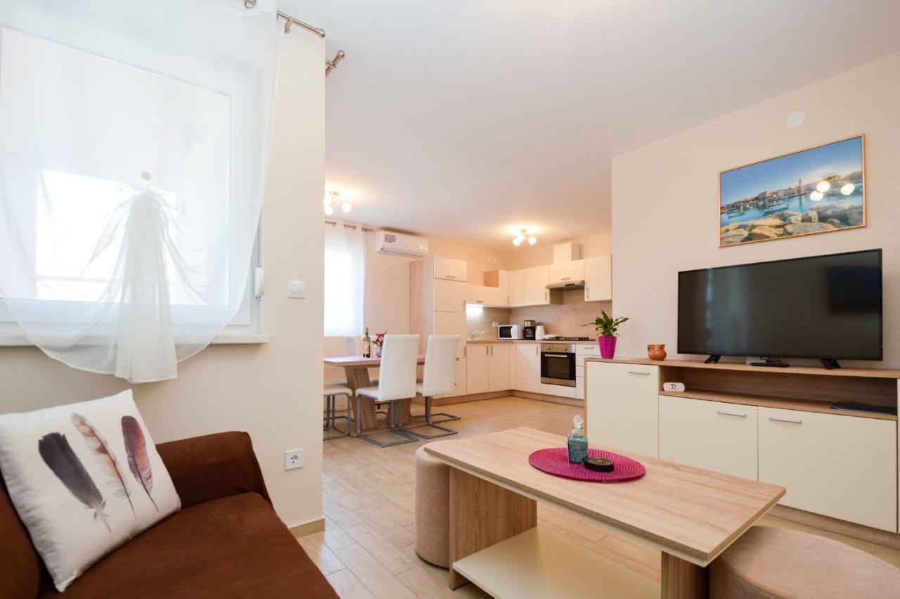 Apartment Mit- Mir Fondole Buitenkant foto