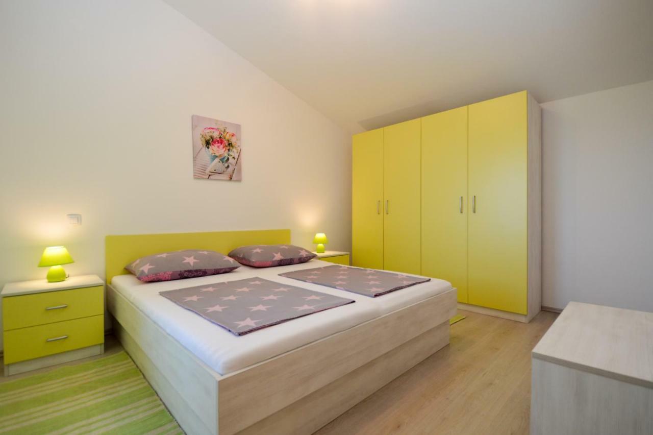 Apartment Mit- Mir Fondole Buitenkant foto