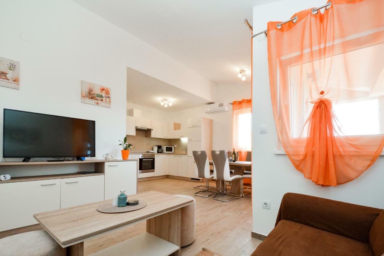 Apartment Mit- Mir Fondole Buitenkant foto